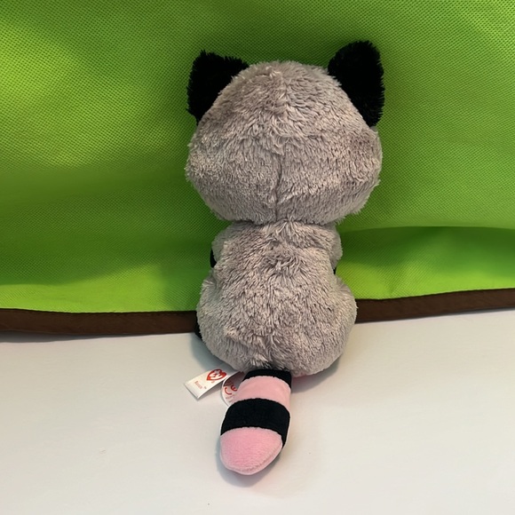 TY Beanie Boos Rocco the Raccoon 9” Plush - Picture 3 of 9